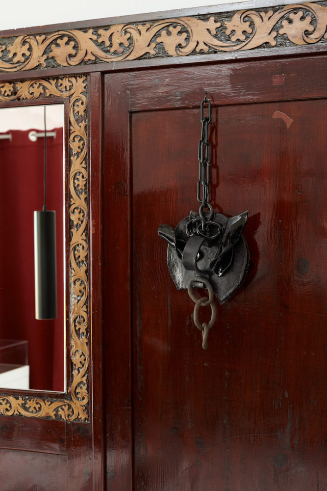 Steffi_Parlow_Dunkelblau riecht salzig, gelb schmeckt bitter. #03, 2019, 2 von 13