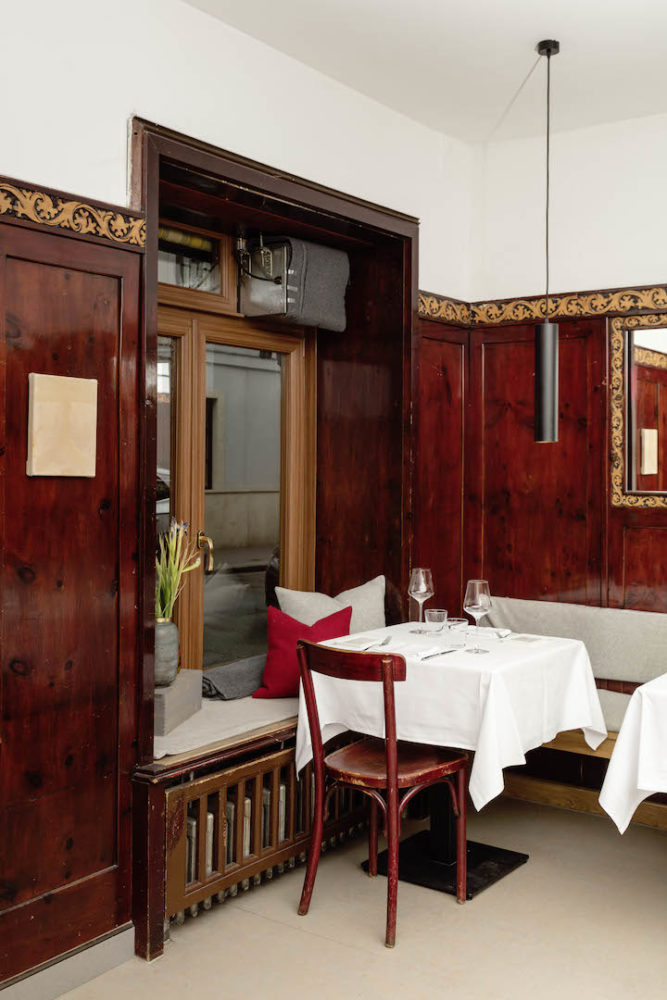 Steffi_Parlow_Dark blue smells salty, yellow tastes bitter. #06, 2020, 9 of 13